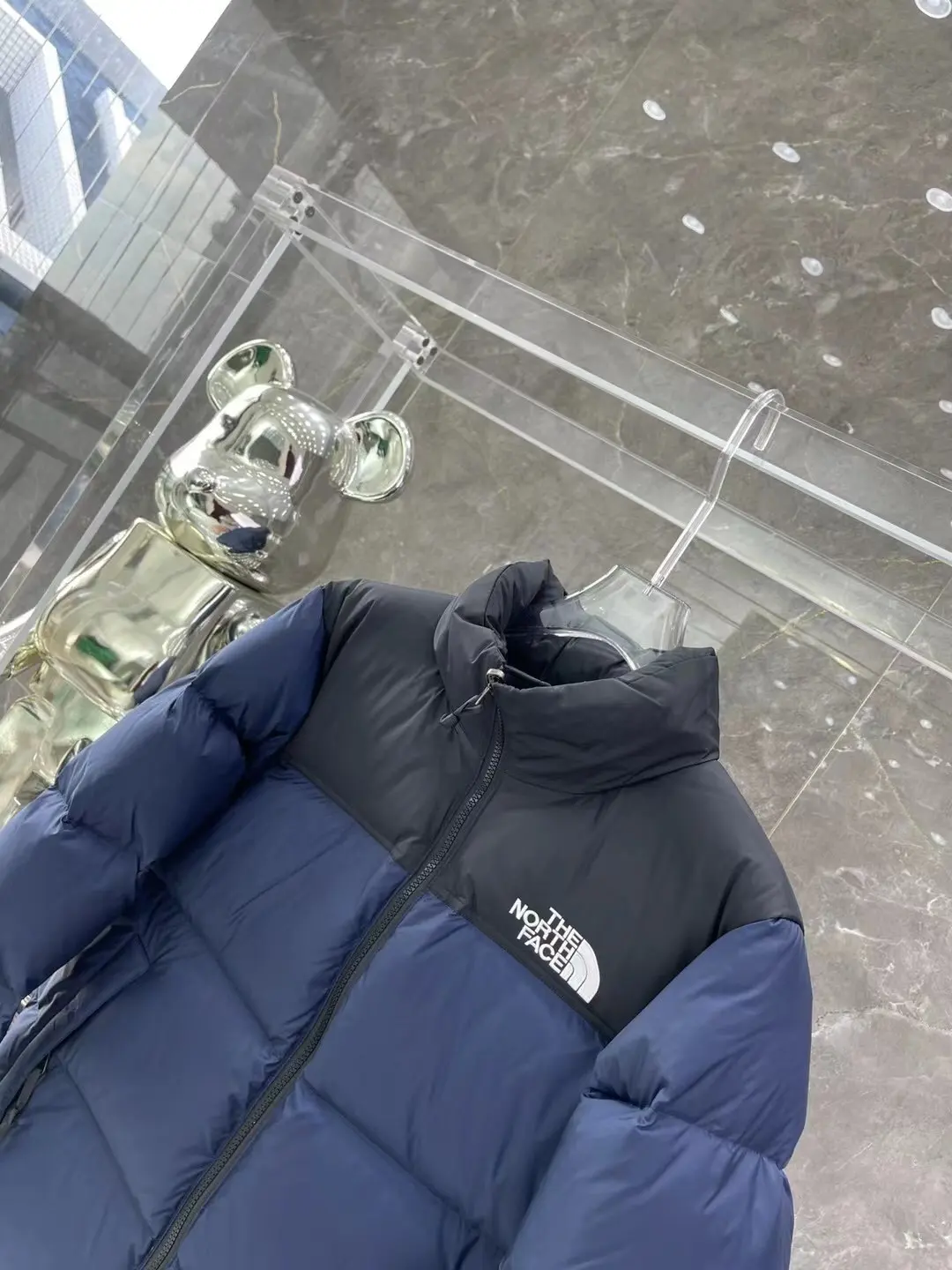 1996 Retro Nuptse Down Jacket D37022055 — view 3