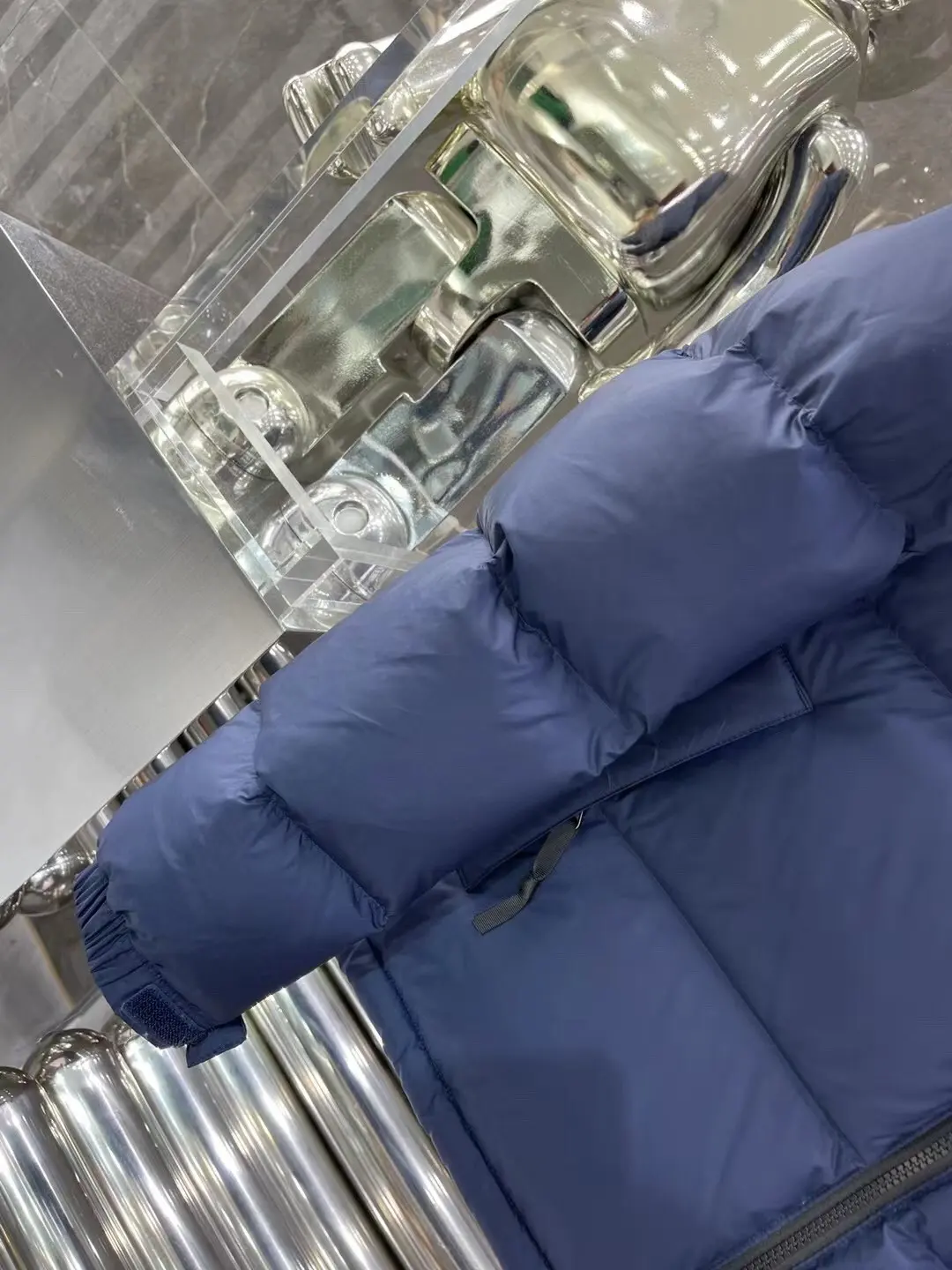 1996 Retro Nuptse Down Jacket D37022055 — view 4