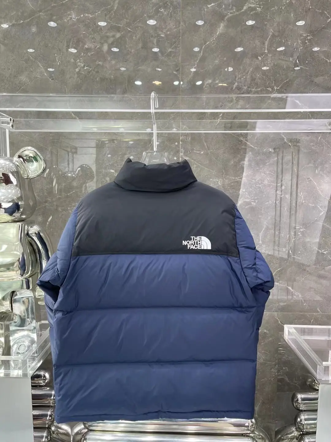 1996 Retro Nuptse Down Jacket D37022055 — view 9