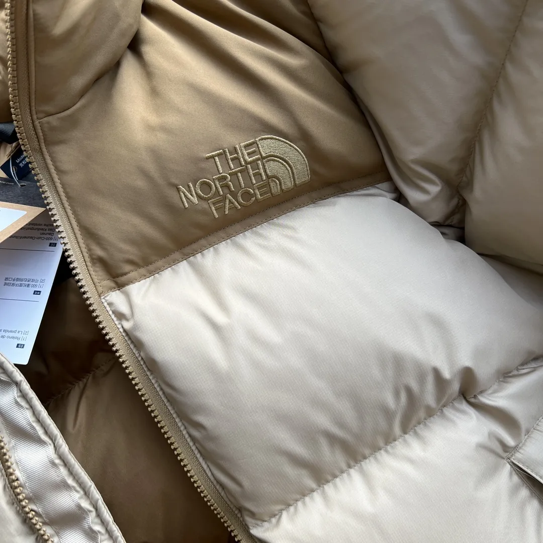 1996 Retro Nuptse Down-Filled Puffer Jacket D37022062 — view 7
