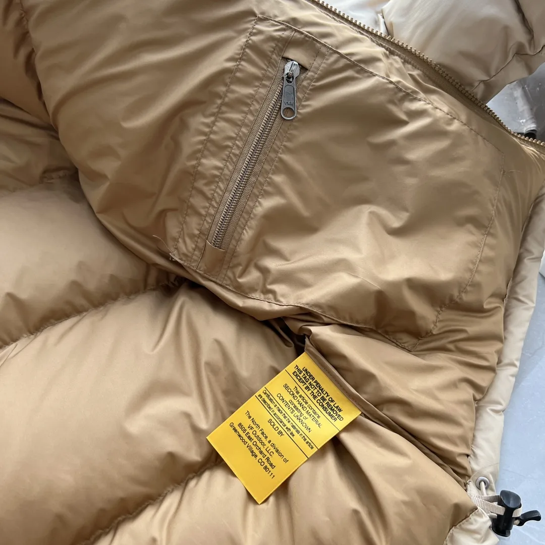1996 Retro Nuptse Down-Filled Puffer Jacket D37022062 — view 9