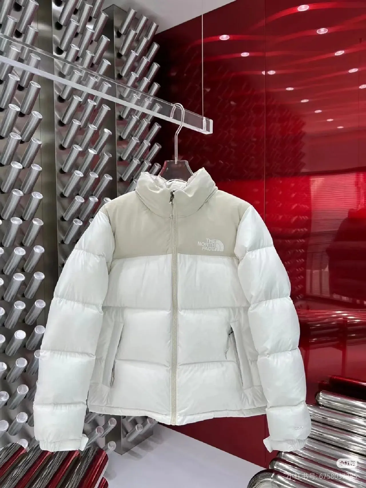1996 Retro Nuptse Down-Filled Puffer Jacket D37022061