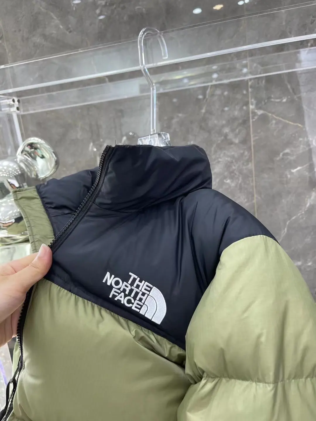 1996 Retro Nuptse Down Jacket D37022290 — view 6