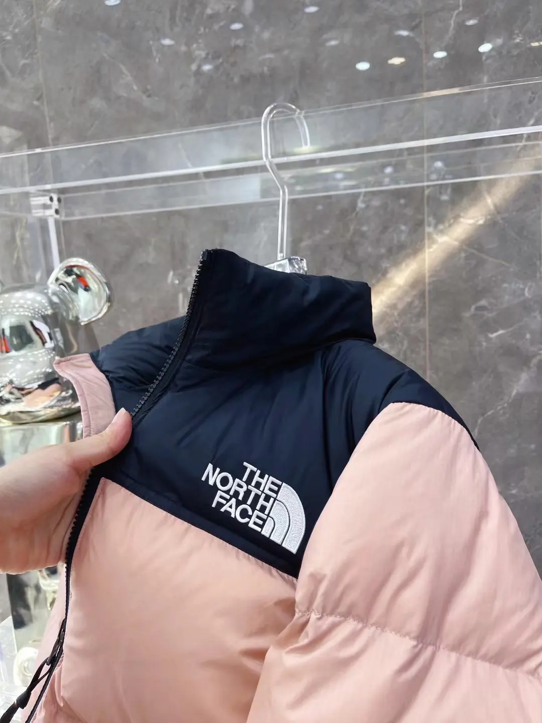 1996 Retro Nuptse Down Jacket D37022056 — view 7