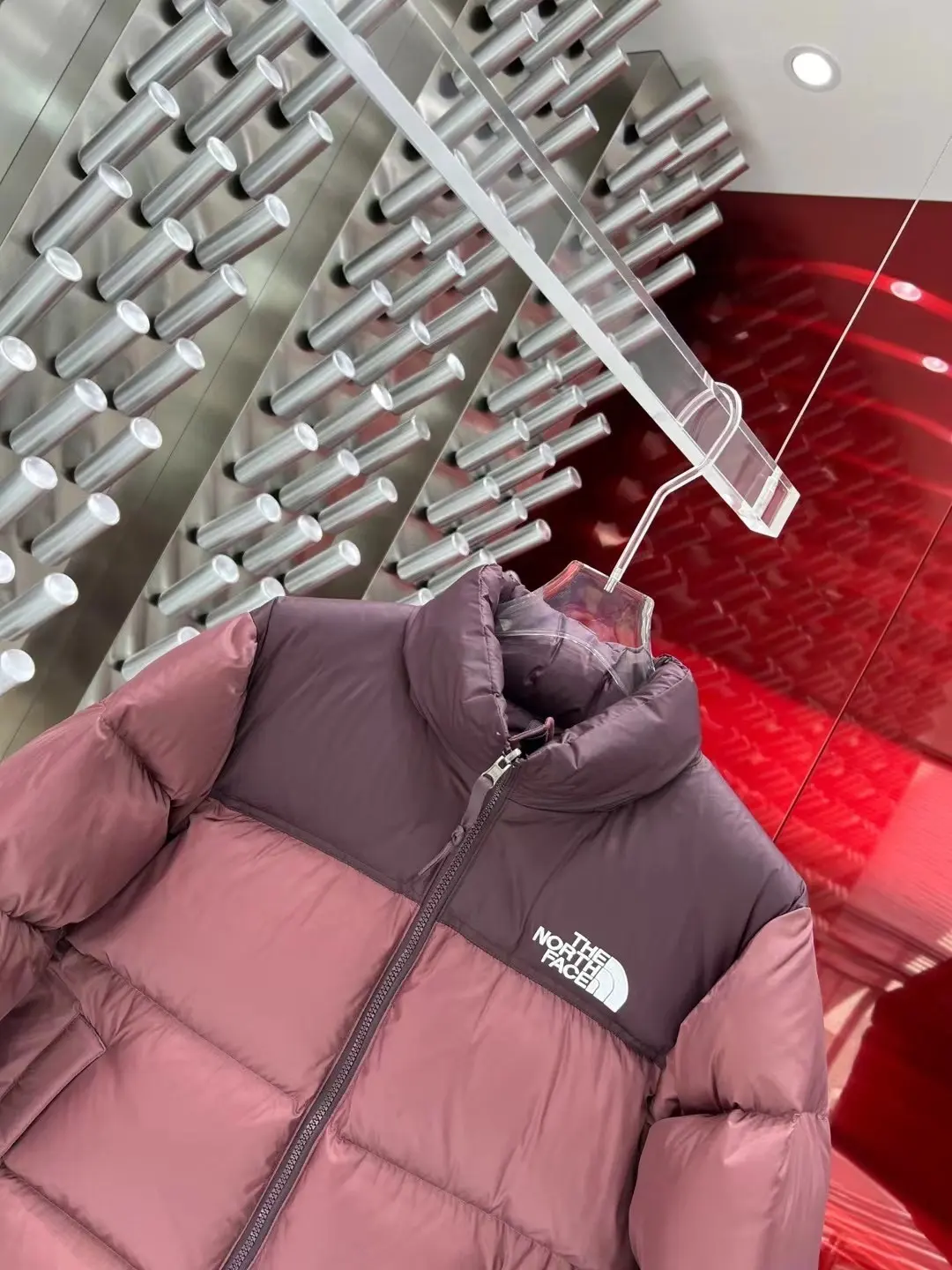 1996 Retro Nuptse Down Jacket D37022059 — view 2