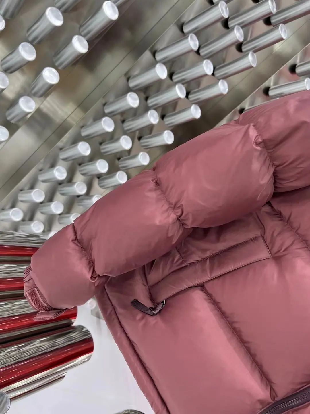1996 Retro Nuptse Down Jacket D37022059 — view 3