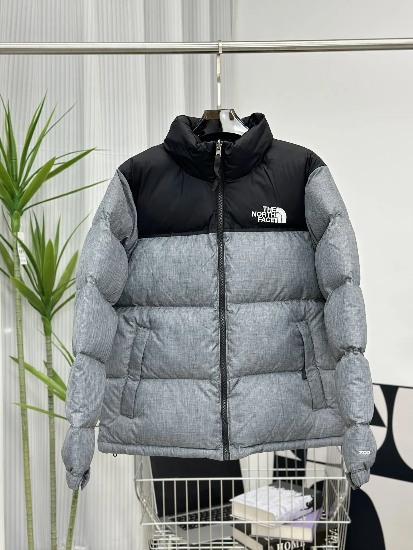 1996 Retro Nuptse Down Jacket D37022289