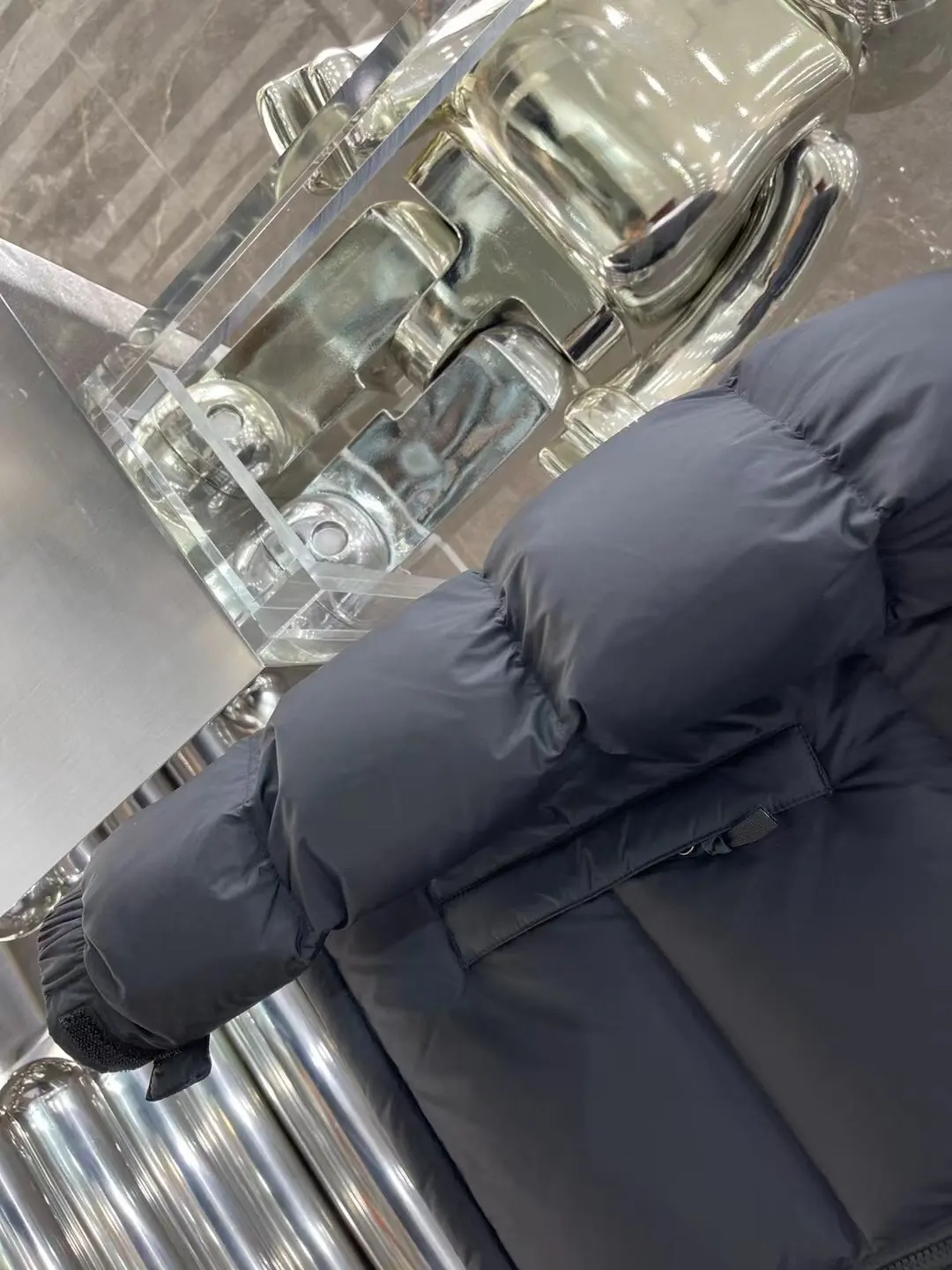 1996 Retro Nuptse Down Jacket D37022053 — view 3