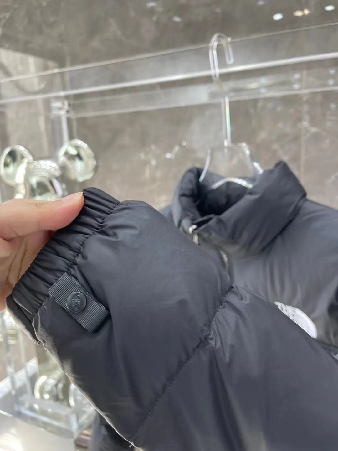 1996 Retro Nuptse Down Jacket D37022053 — view 5