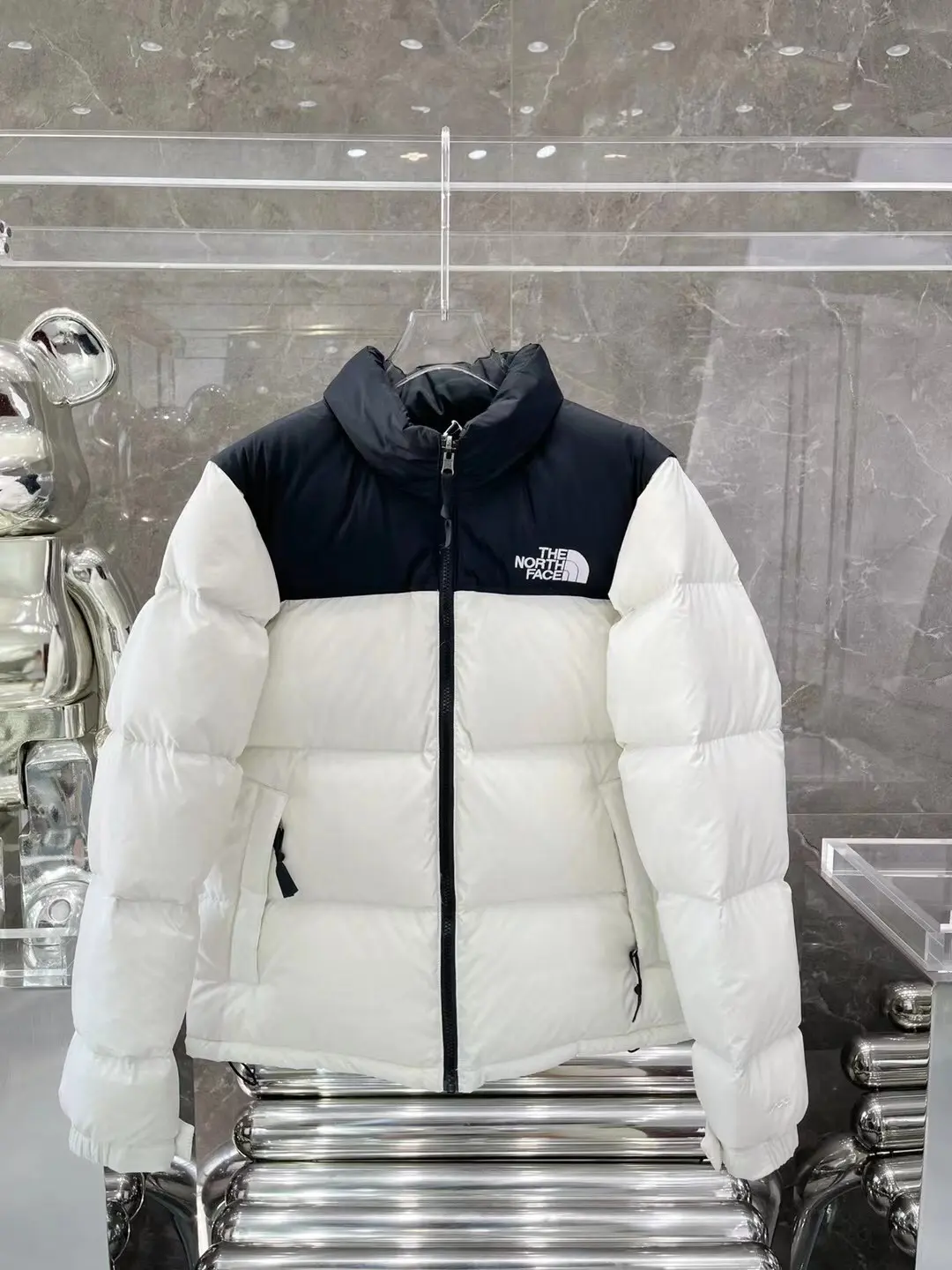 1996 Retro Nuptse Down Jacket D37022054