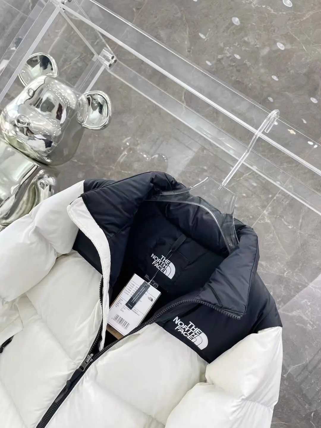 1996 Retro Nuptse Down Jacket D37022054 — view 6