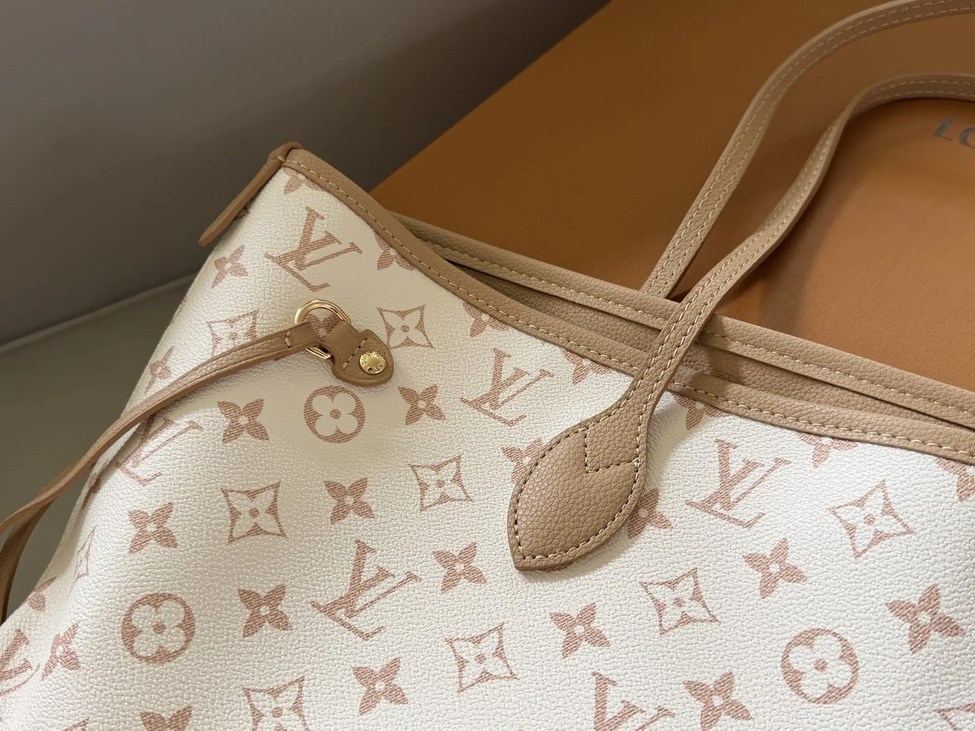 Neverfull MM Monogram Tote Bag D37018278 — view 3