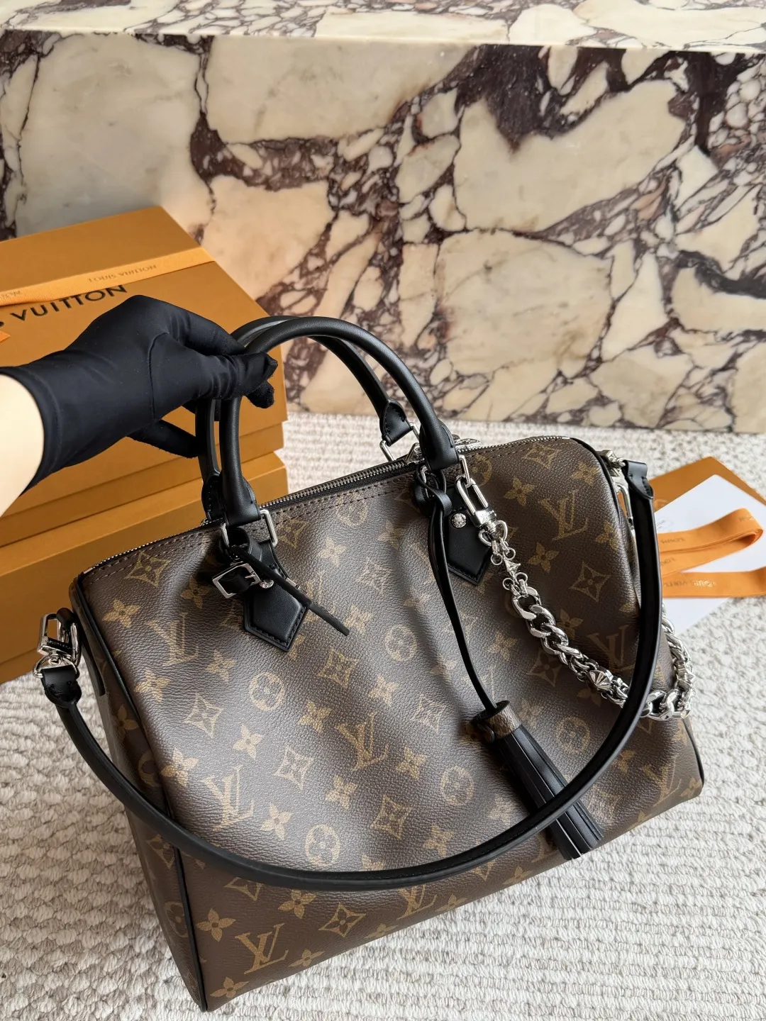 Speedy 30 Monogram Canvas Bandoulière Bag D37018275
