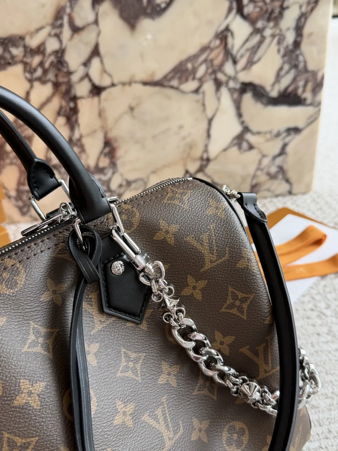 Speedy 30 Monogram Canvas Bandoulière Bag D37018275 — view 2