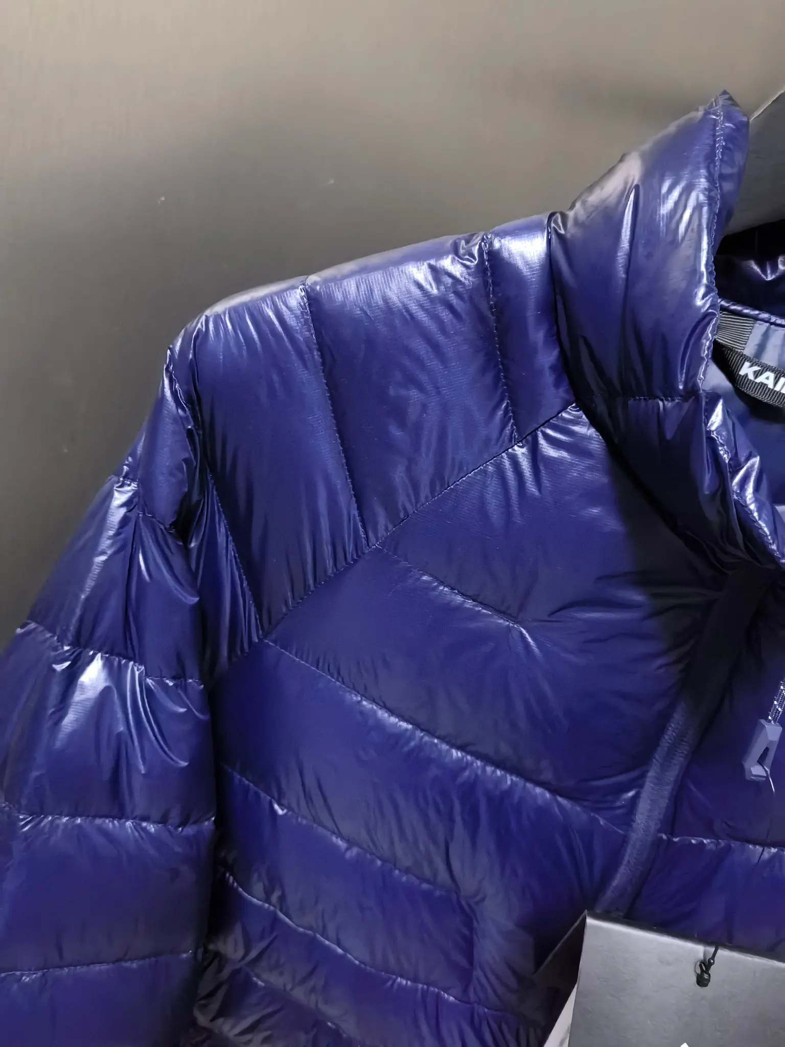 GT Zero 900-Fill Lightweight Down Jacket D38015588 — view 2