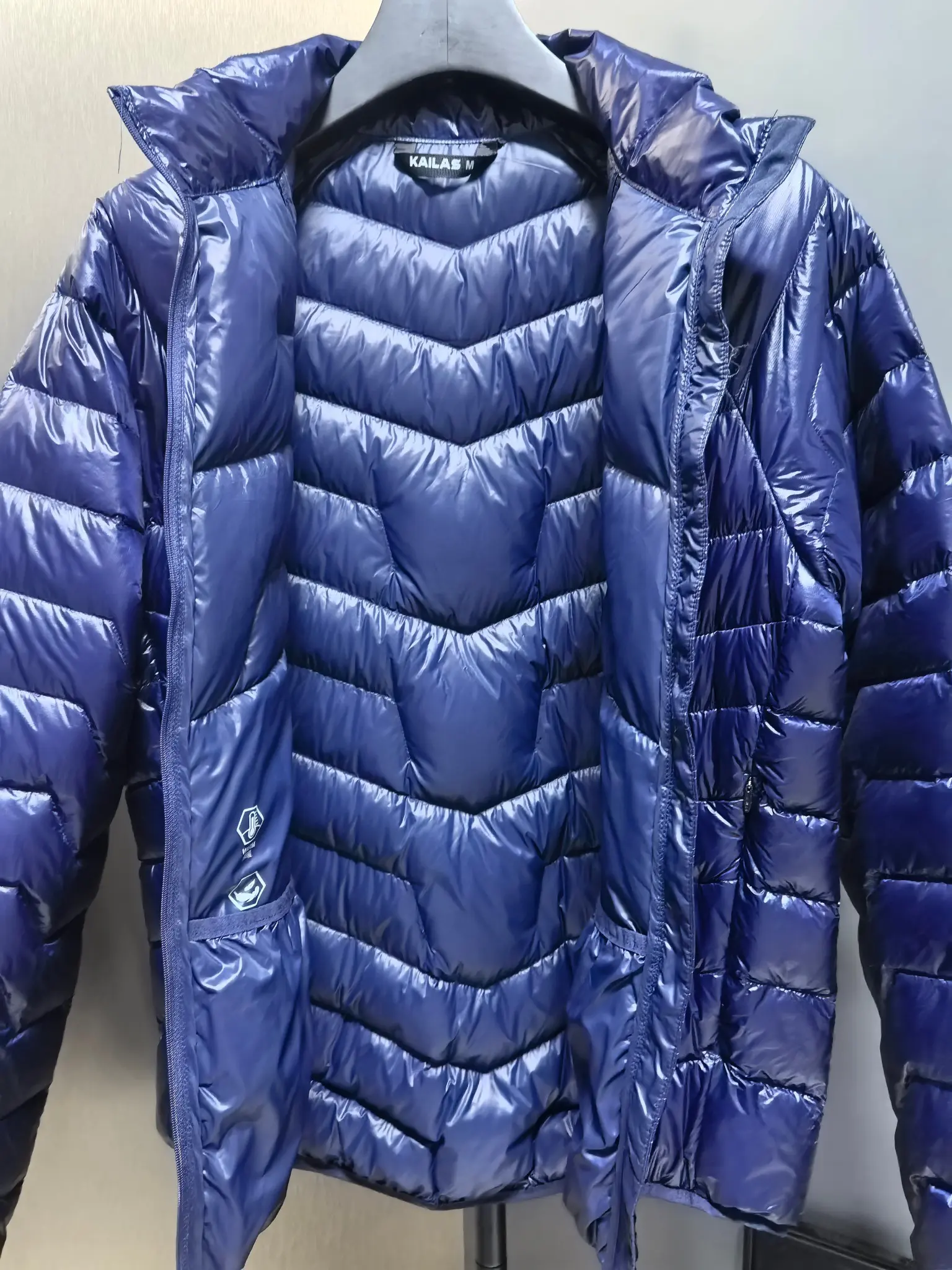 GT Zero 900-Fill Lightweight Down Jacket D38015588 — view 8