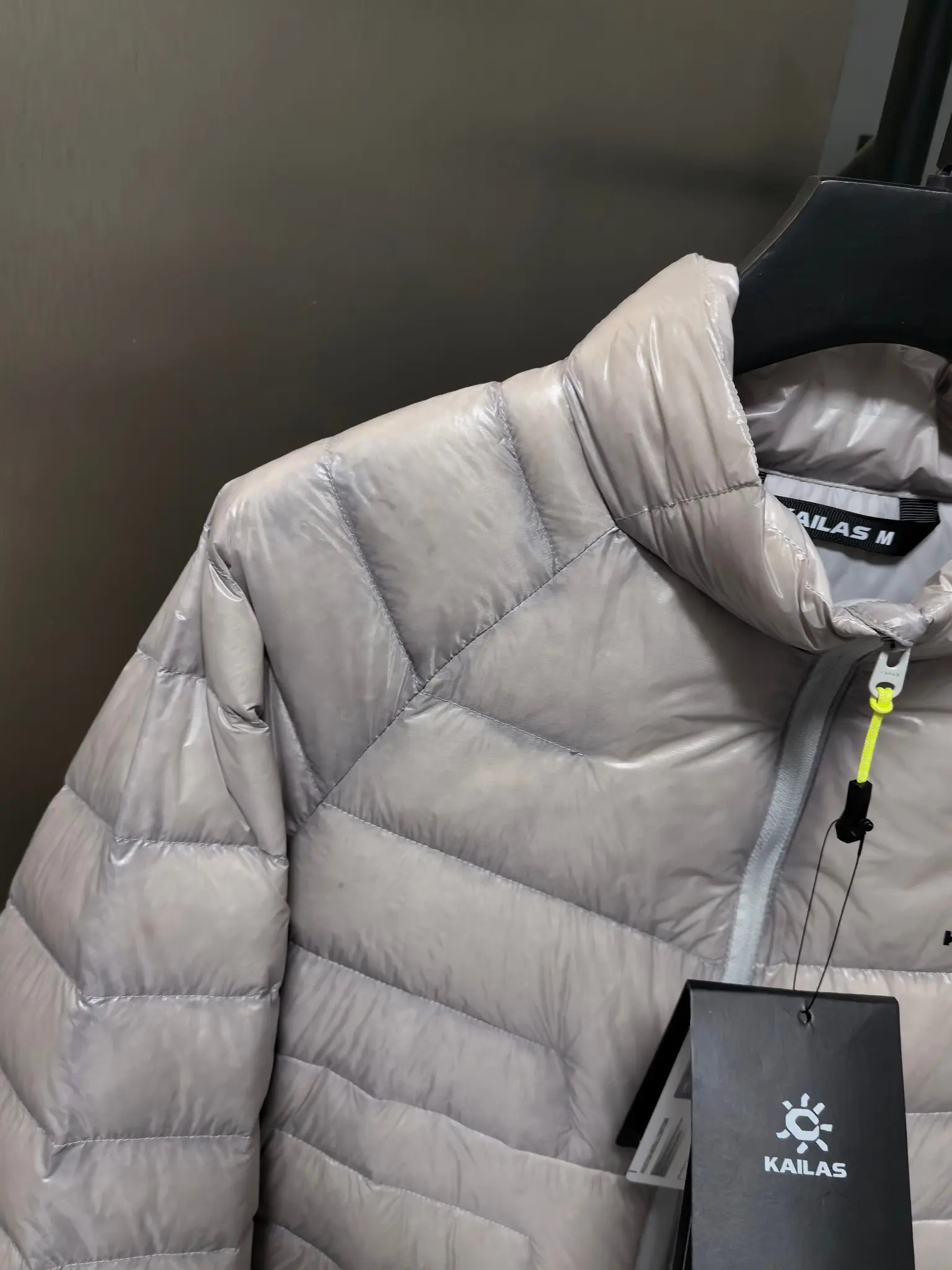 GT Zero 900-Fill Lightweight Down Jacket D38015589 — view 2