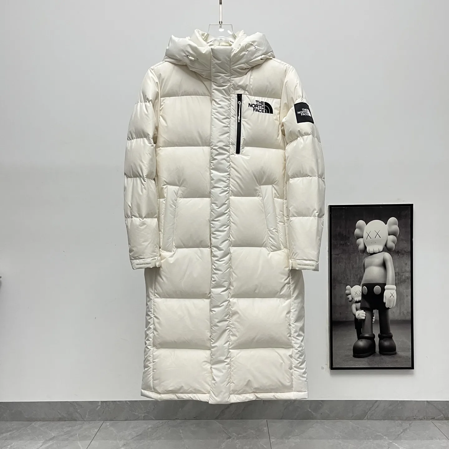 Longline Hooded Down-Filled Puffer Coat D38020344