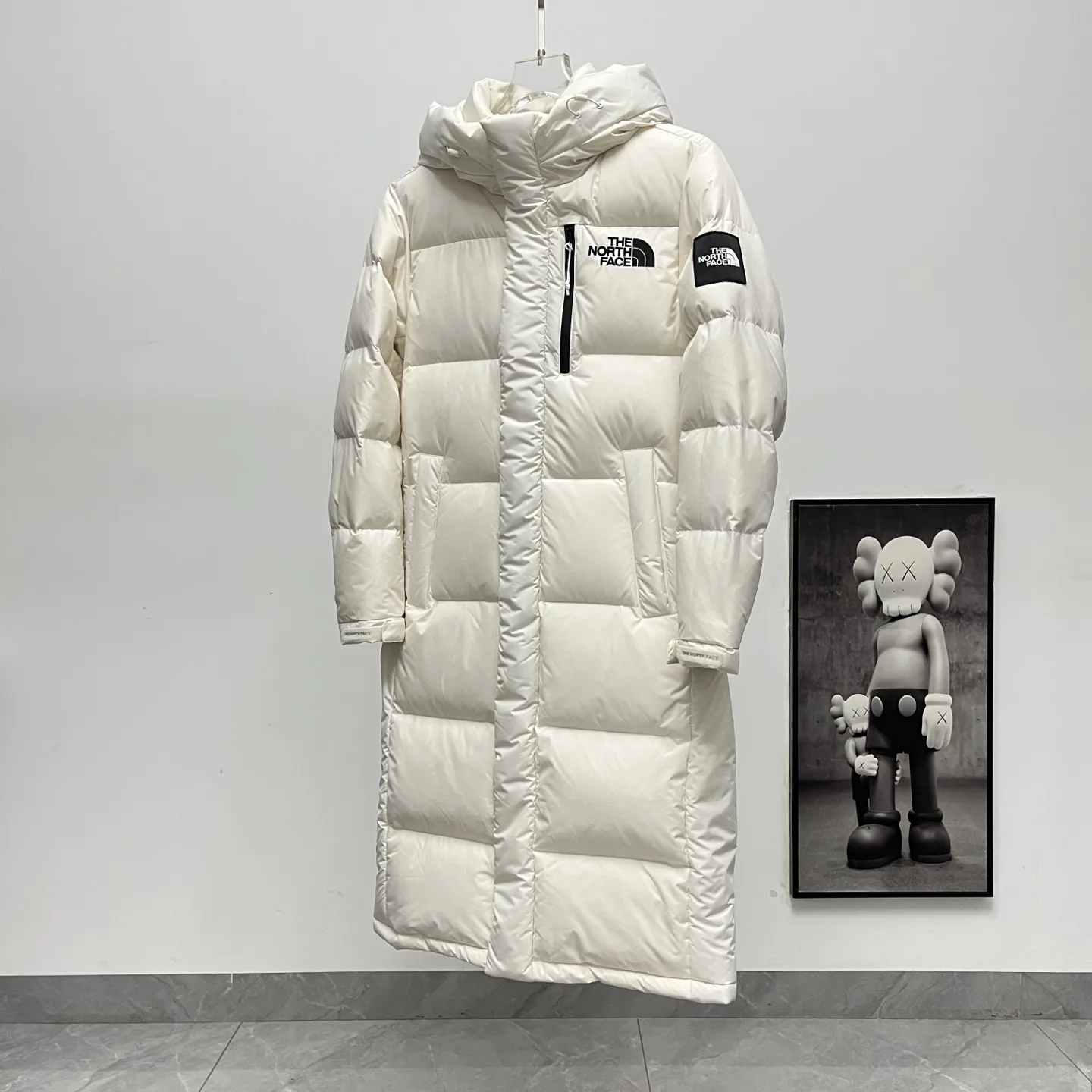 Longline Hooded Down-Filled Puffer Coat D38020344 — view 2