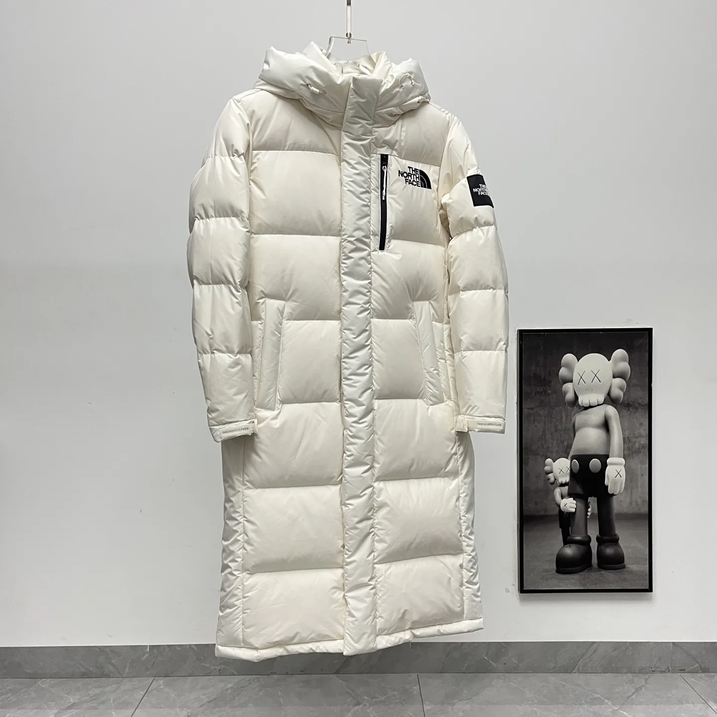 Longline Hooded Down-Filled Puffer Coat D38020344 — view 4