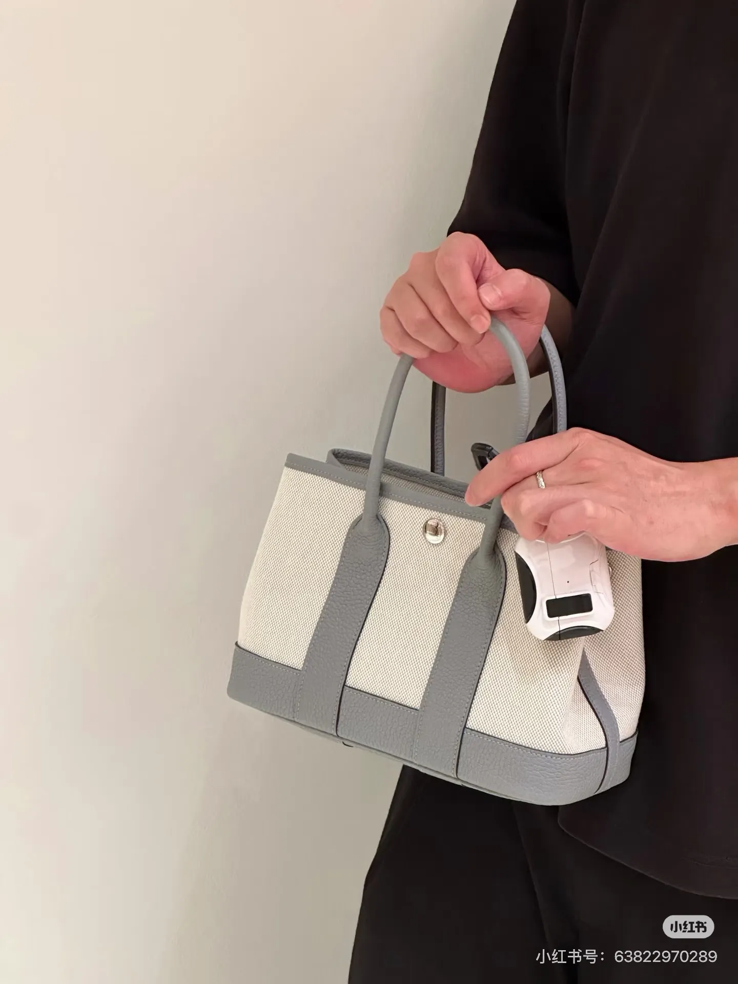 Mini Garden Party Canvas & Leather Tote D39017982 — view 7
