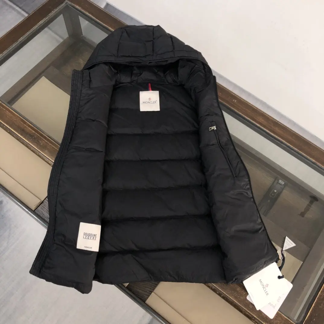 Hooded Down-Filled Gilet D42022165 — view 7