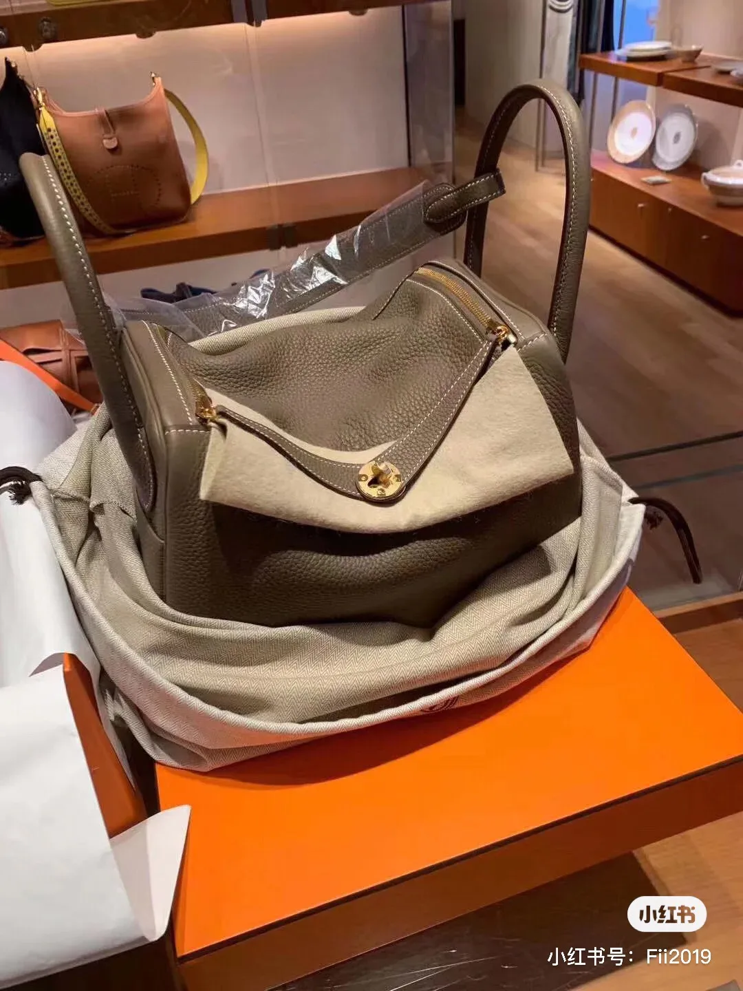 Lindy Top-Handle Bag in Togo Leather D43018503