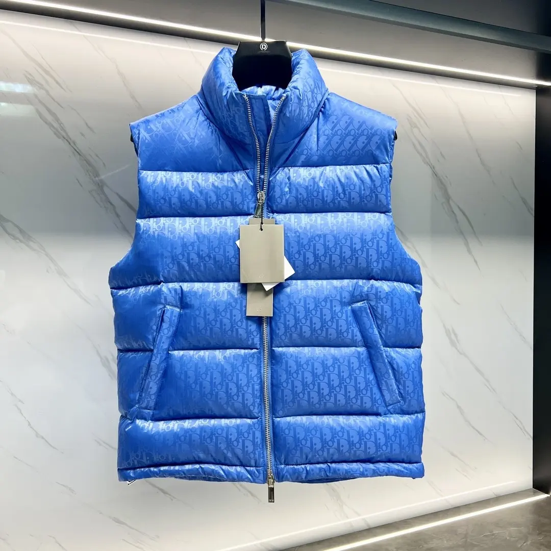 Oblique Jacquard Down-Filled Puffer Gilet D44022155 — view 4