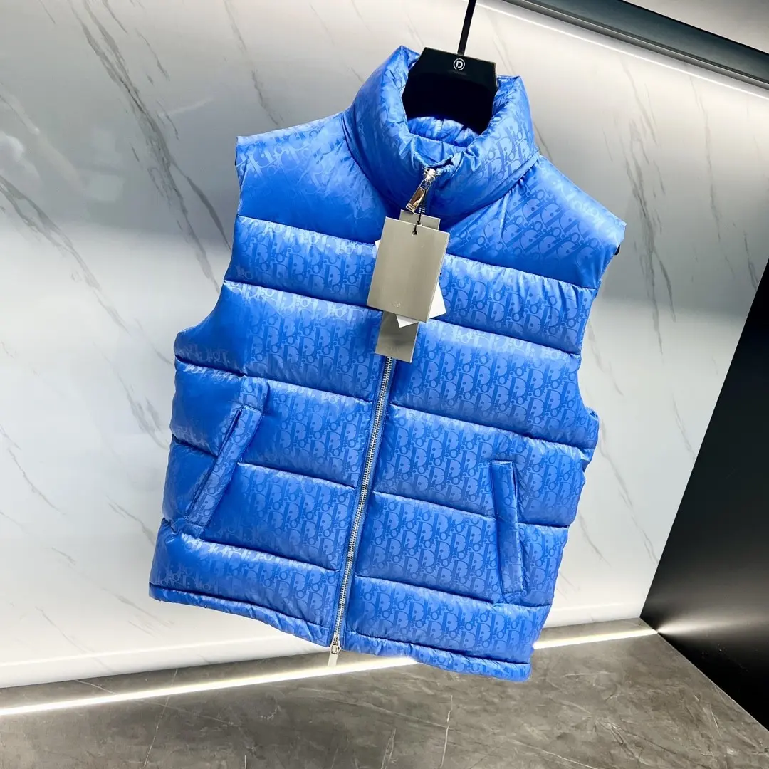 Oblique Jacquard Down-Filled Puffer Gilet D44022155 — view 5
