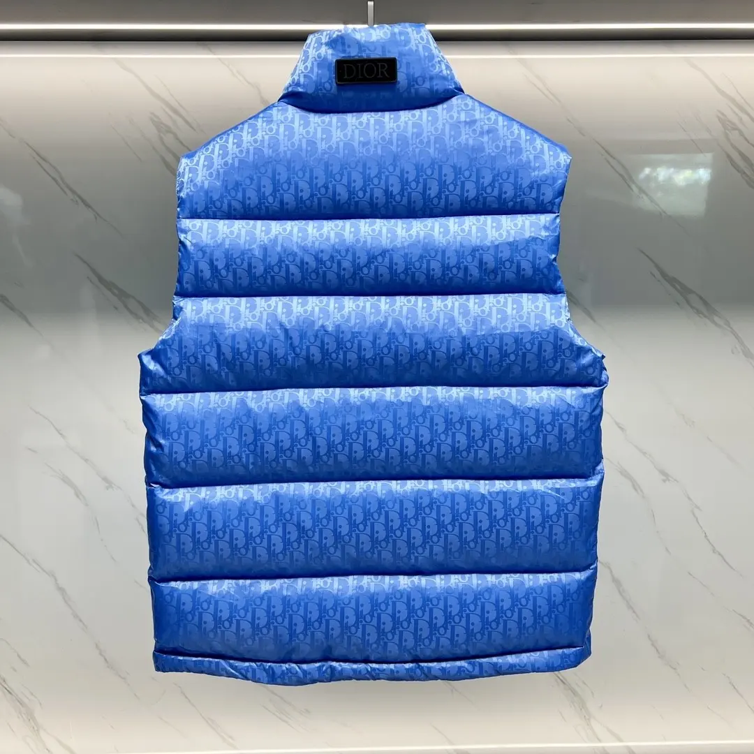 Oblique Jacquard Down-Filled Puffer Gilet D44022155 — view 7