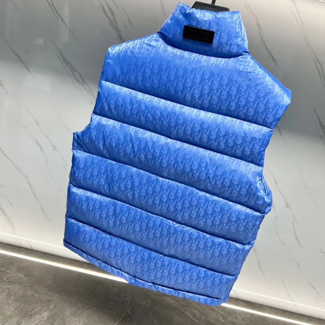 Oblique Jacquard Down-Filled Puffer Gilet D44022155 — view 8