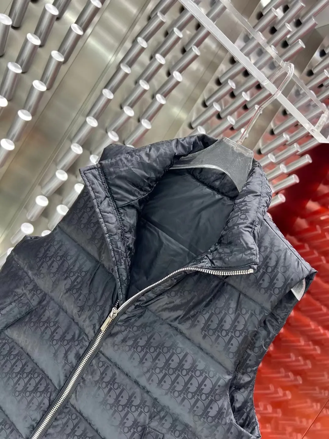 Oblique Jacquard Down-Filled Gilet D44022157 — view 7
