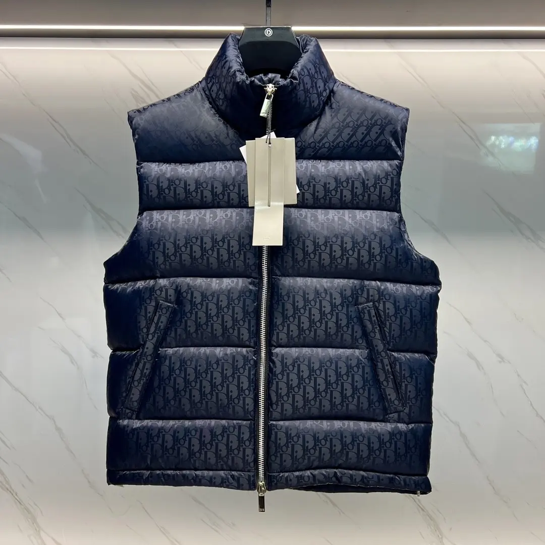 Oblique Jacquard Down-Filled Gilet D44022154