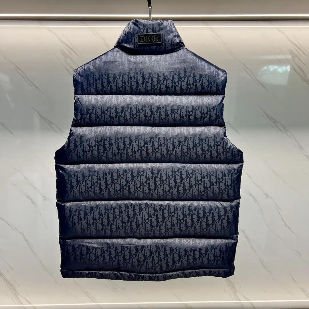 Oblique Jacquard Down-Filled Gilet D44022154 — view 6
