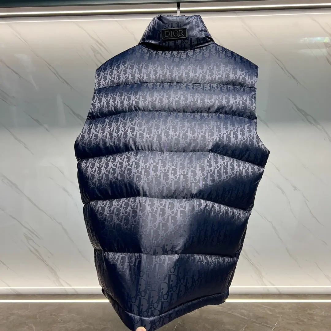 Oblique Jacquard Down-Filled Gilet D44022154 — view 7