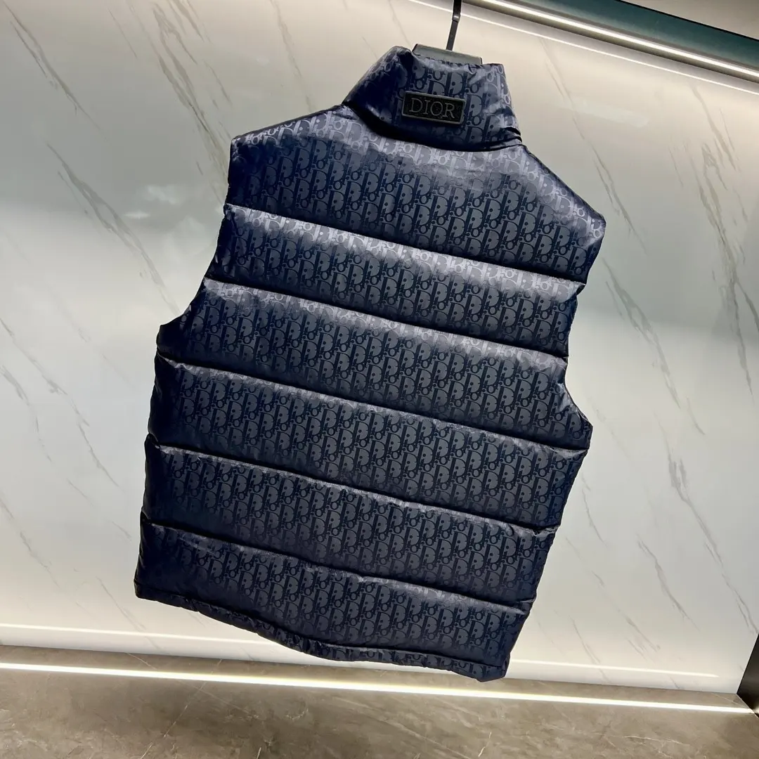 Oblique Jacquard Down-Filled Gilet D44022154 — view 8