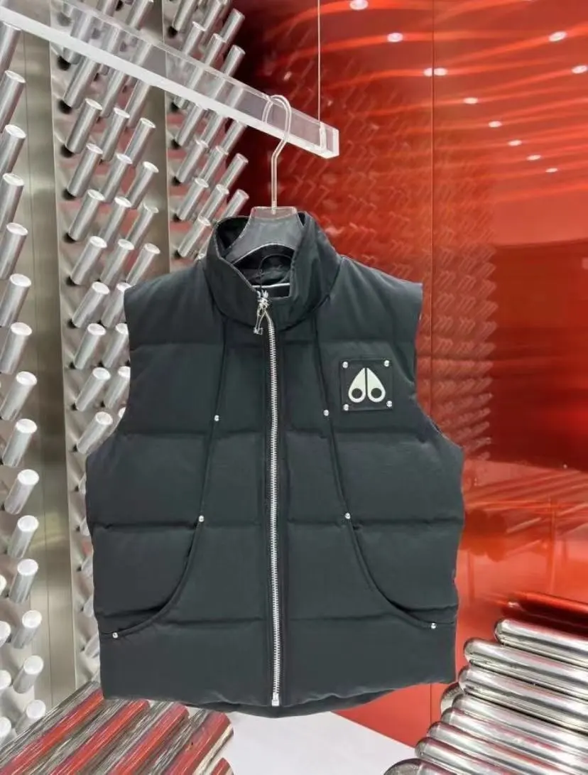 Moose Knuckles Down-Filled Puffer Gilet D44522167