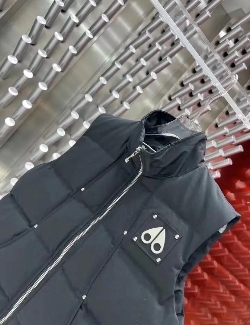 Moose Knuckles Down-Filled Puffer Gilet D44522167 — view 3