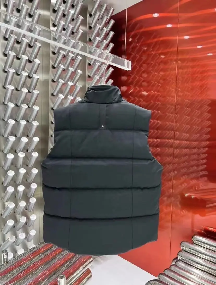 Moose Knuckles Down-Filled Puffer Gilet D44522167 — view 8