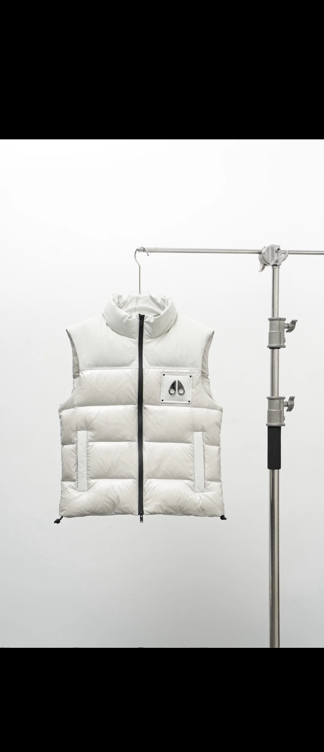 Victory Peak Down-Filled Gilet D46022158