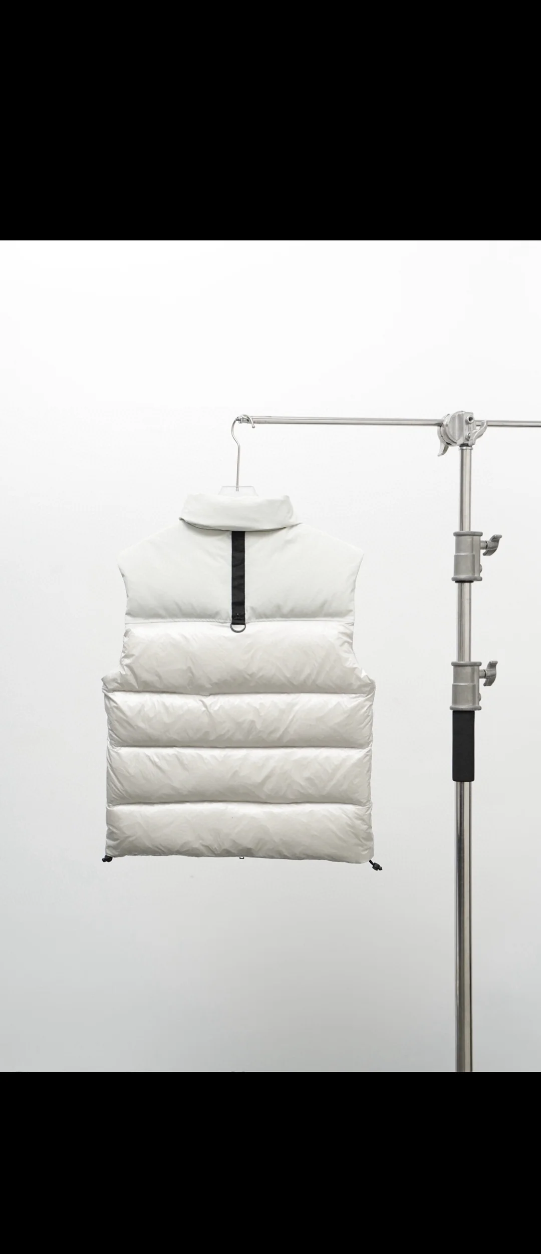 Victory Peak Down-Filled Gilet D46022158 — view 2
