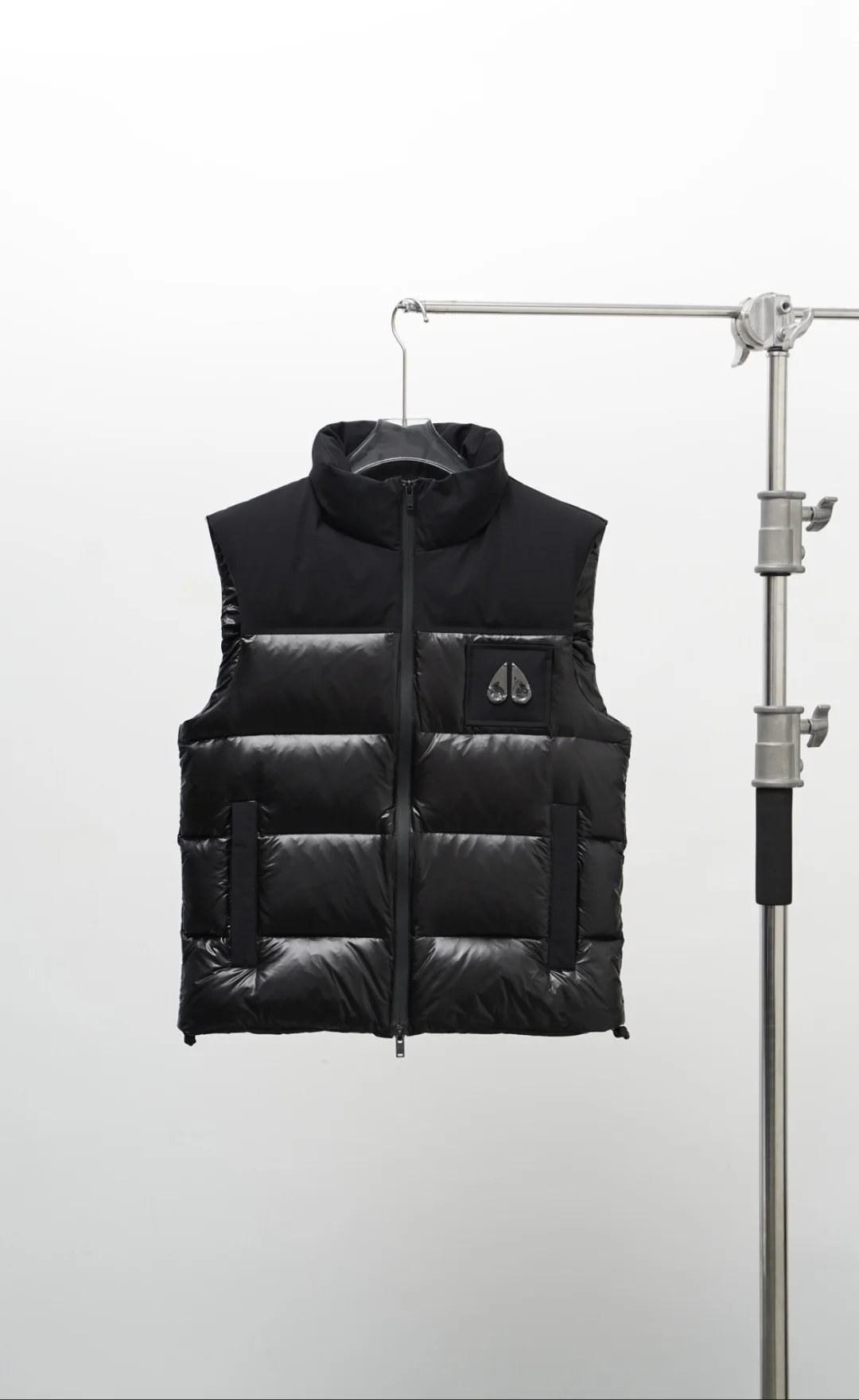Victory Peak Down-Filled Gilet D46022159