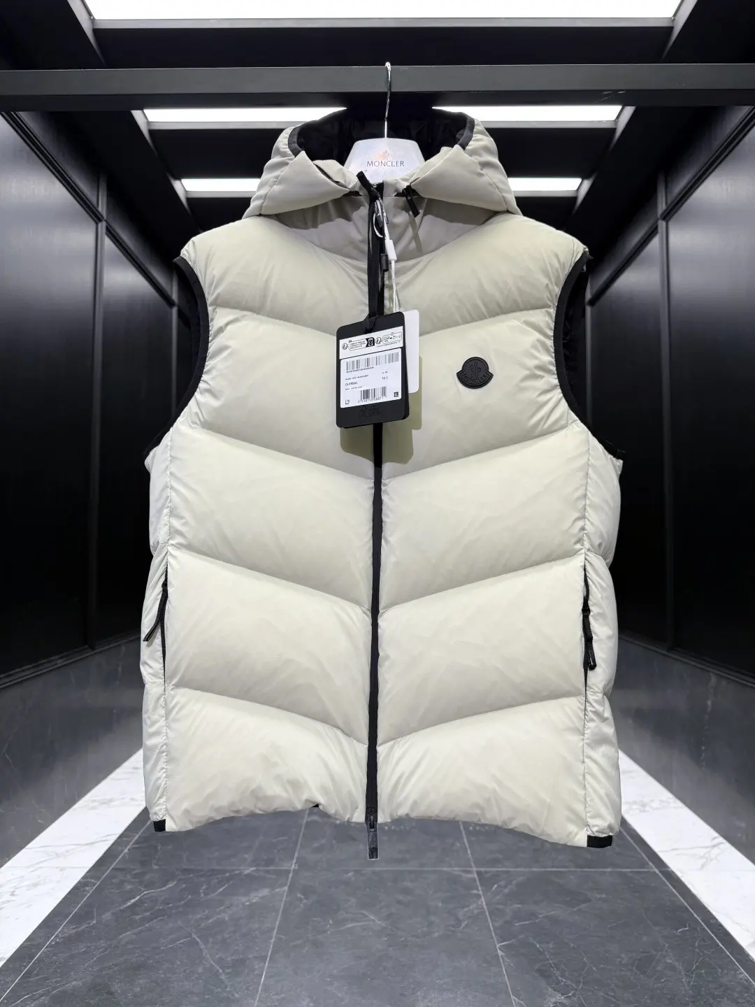 Guersac Quilted Down Gilet D47022135 — view 5