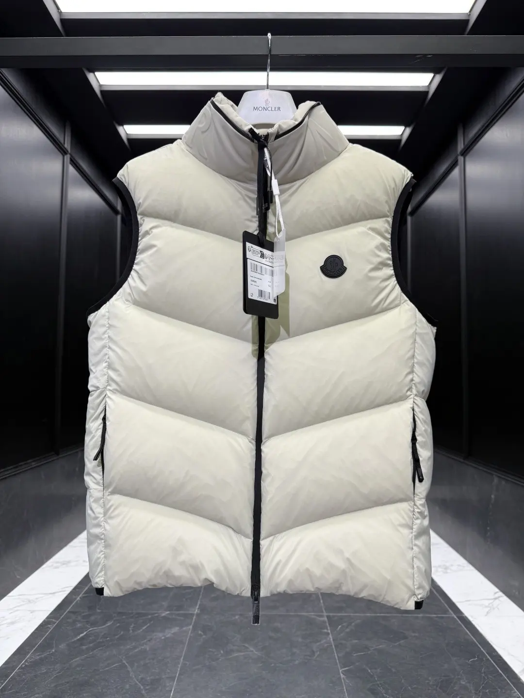 Guersac Quilted Down Gilet D47022135 — view 6