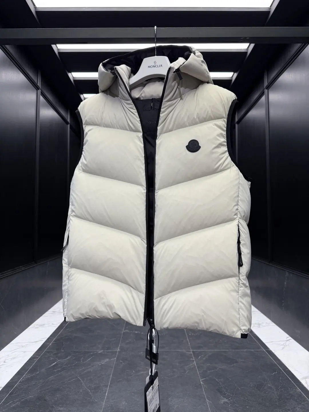 Guersac Quilted Down Gilet D47022135 — view 8