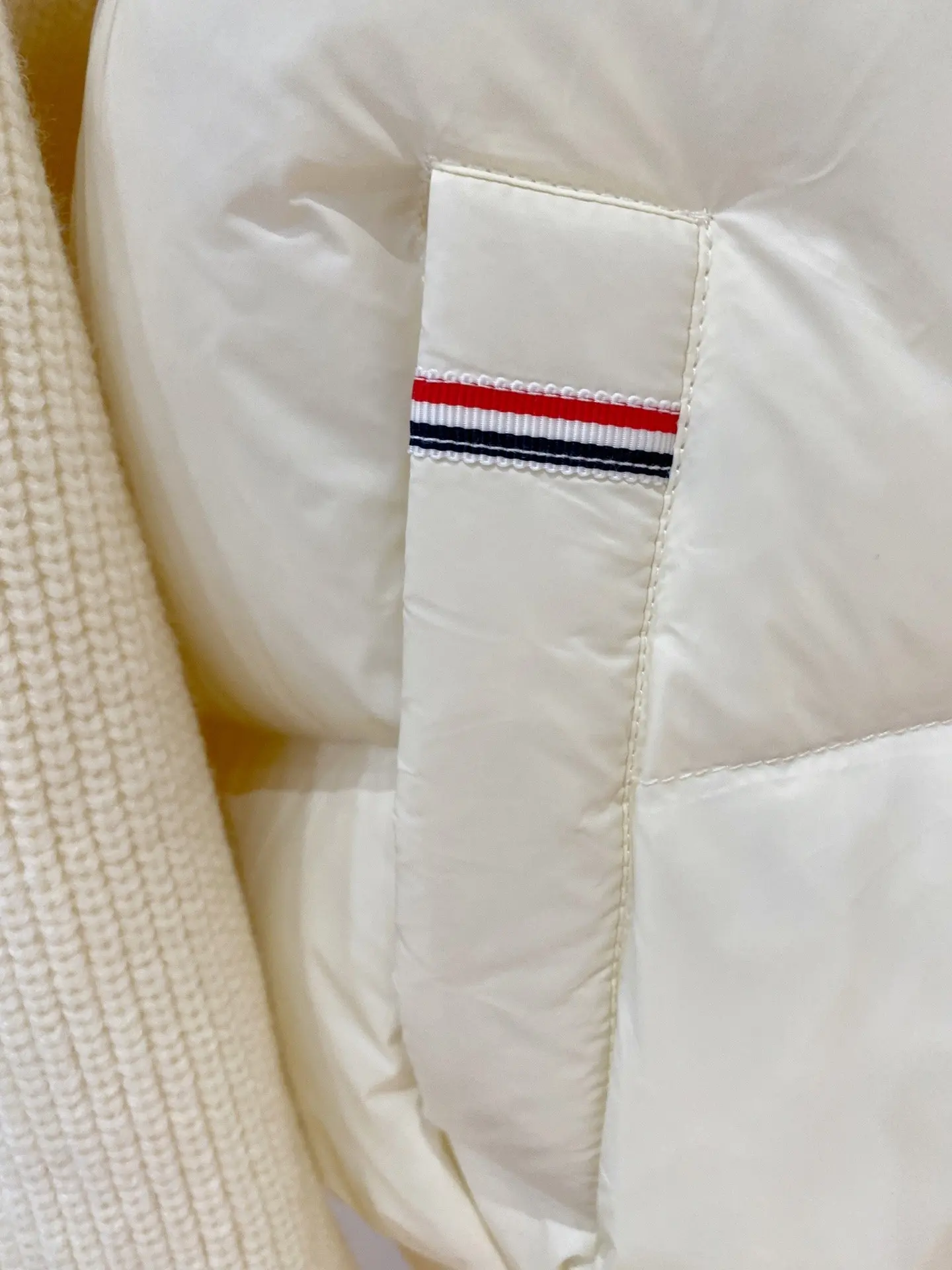 Hybrid Down and Knit Hooded Jacket D47022197 — view 7