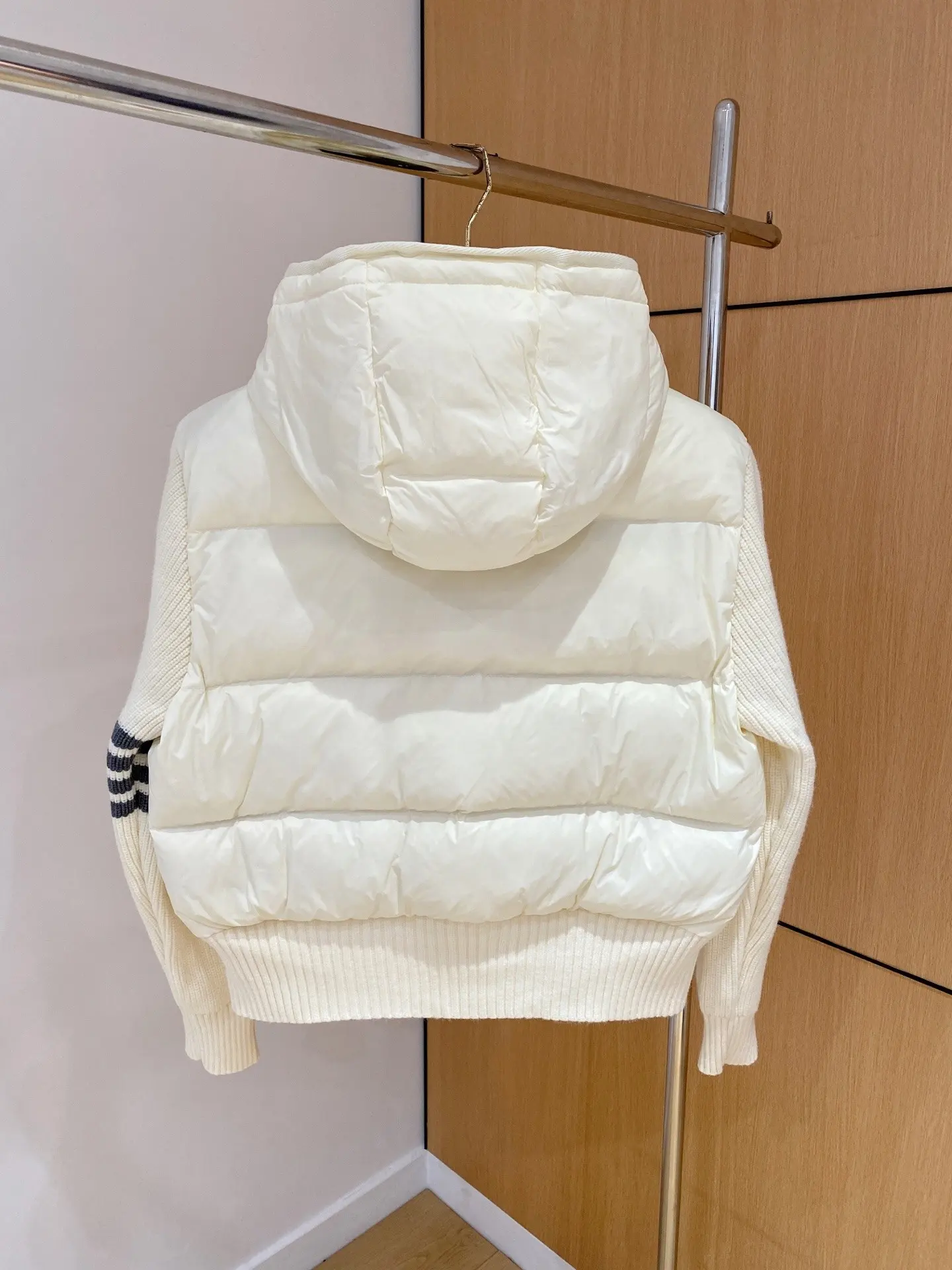 Hybrid Down and Knit Hooded Jacket D47022197 — view 9