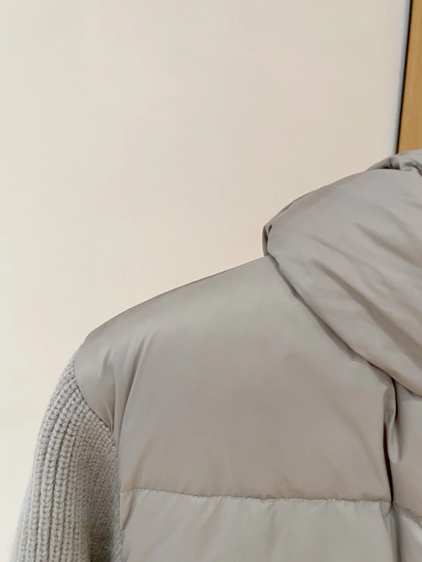 Hybrid Down and Knit Hooded Jacket D47022198 — view 3