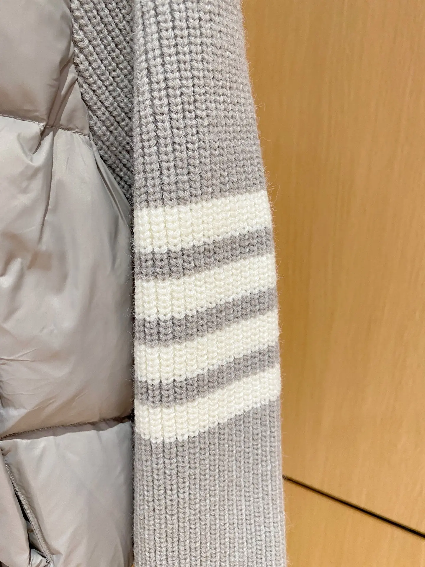 Hybrid Down and Knit Hooded Jacket D47022198 — view 4