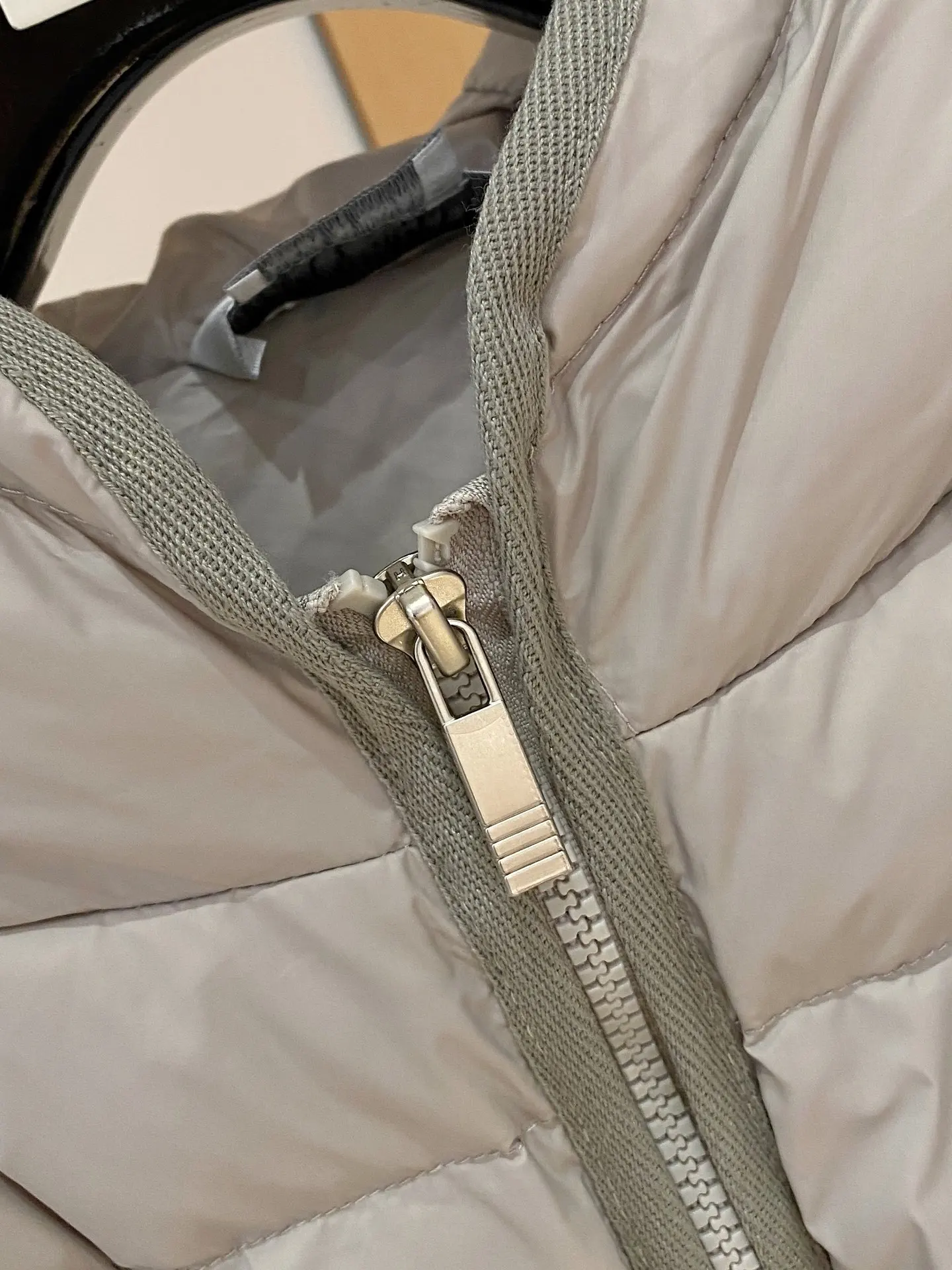 Hybrid Down and Knit Hooded Jacket D47022198 — view 6